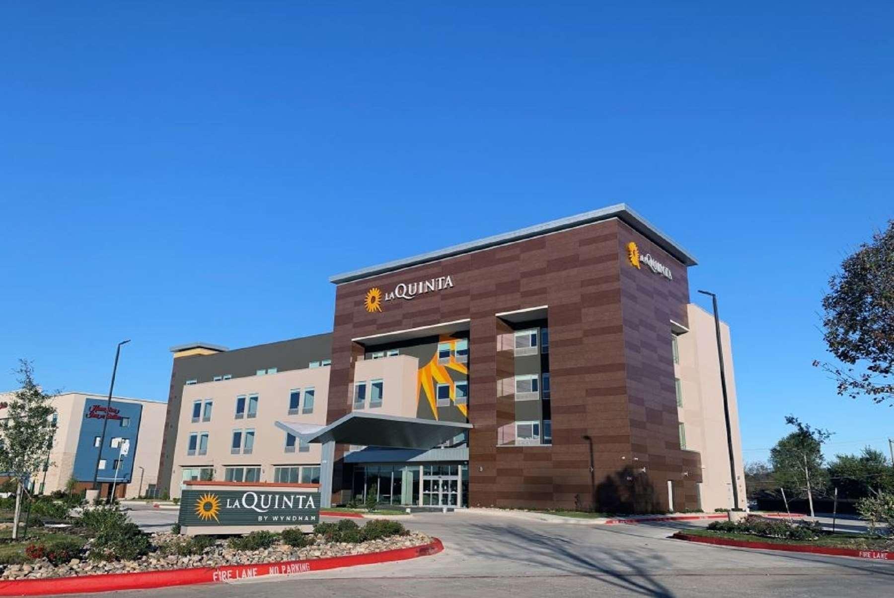 La Quinta Inn & Suites By Wyndham Dallas/Fairpark Luaran gambar