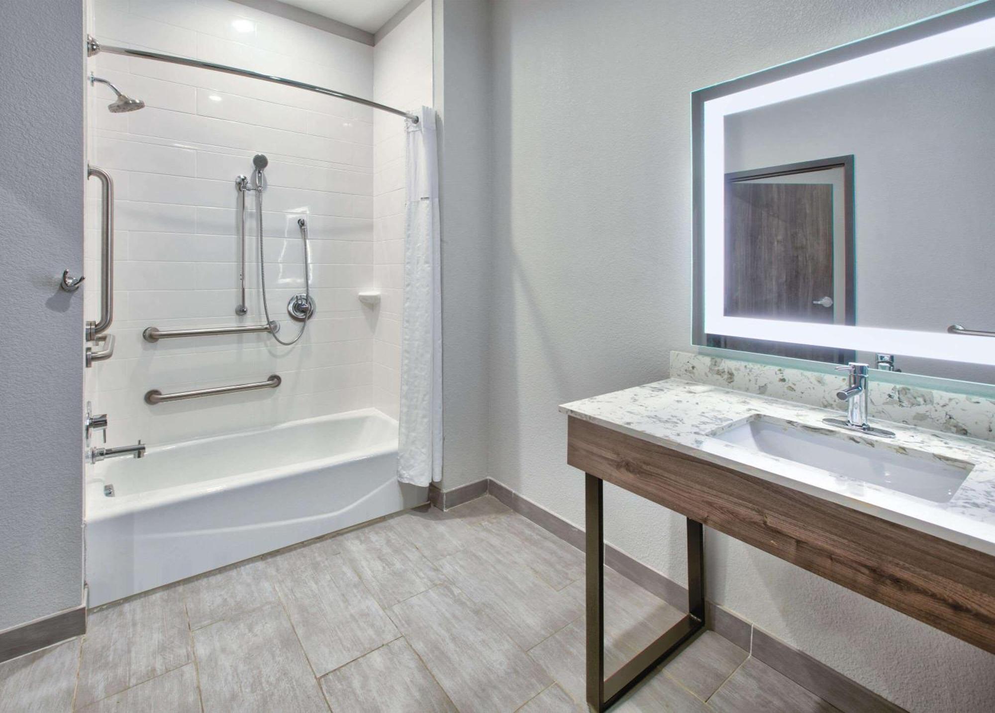 La Quinta Inn & Suites By Wyndham Dallas/Fairpark Luaran gambar